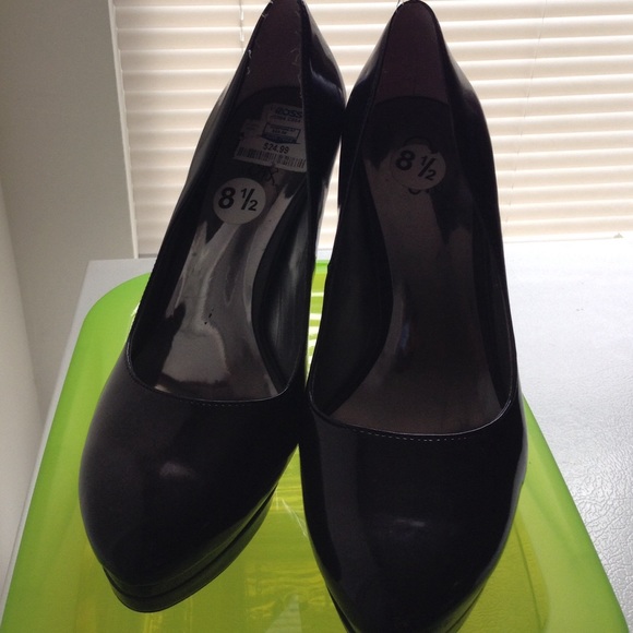 Carlos Santana heels