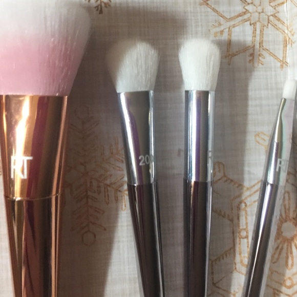 Real Techniques Metallic 7 Piece Makeup Brush Set