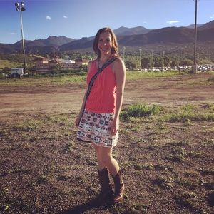 Meet your Posher, Adrienne