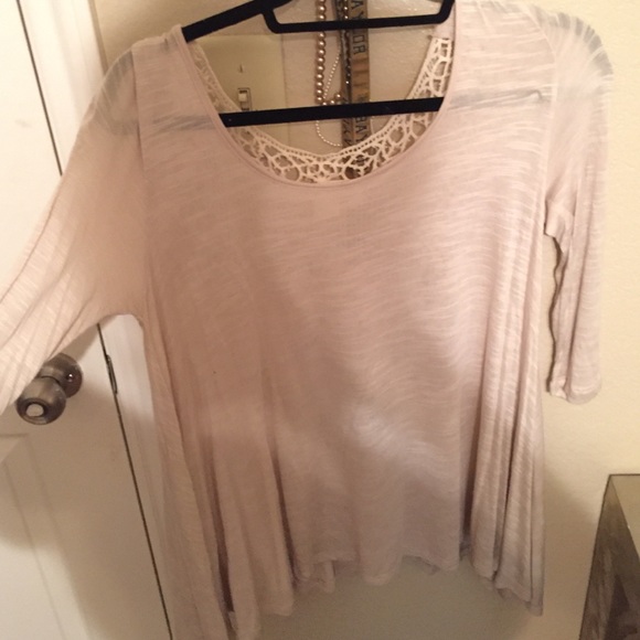 3/4 sleeve shirt