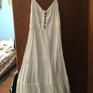 White maxi dress