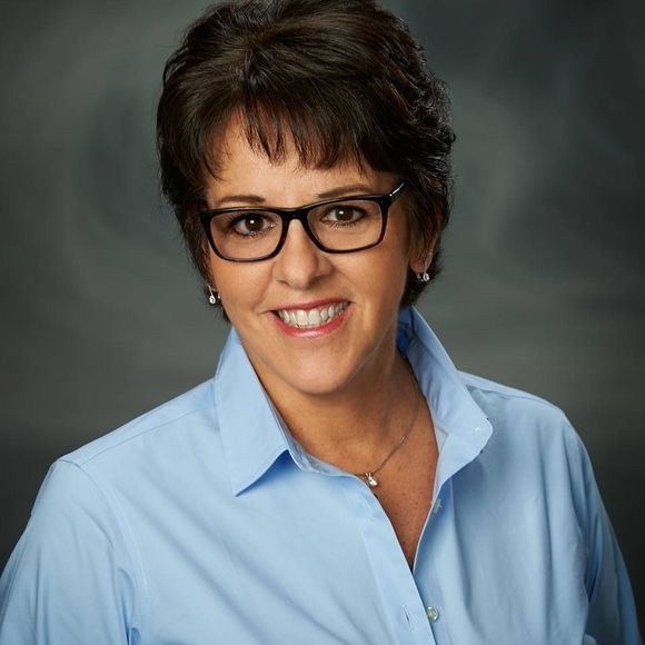 Meet your Posher, Christina - Picture 1 of 1