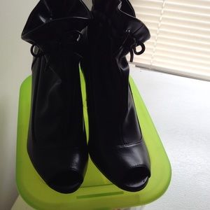 Carlos Santana Heels