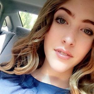 Meet your Posher, Caitlyn