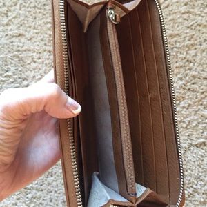 Michael kors wallet
