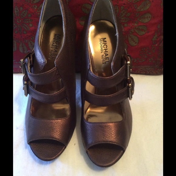 Michael kors heels $SALE$🎈 - Picture 2 of 4