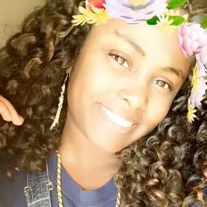 Meet your Posher, Ebony