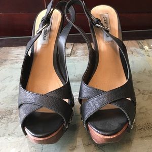 Black Steve Madden heel sandals. Size 7 1/2