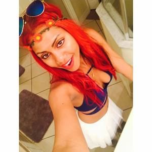 Meet your Posher, Julia