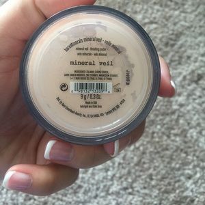 New "Mineral Veil" bareMinerals finishing powder!