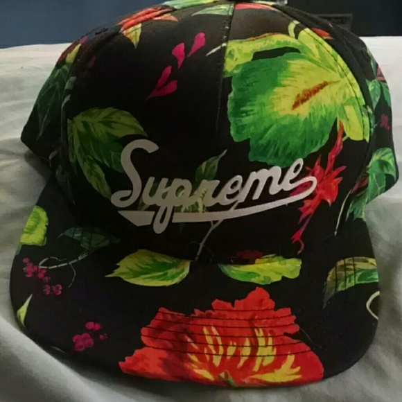 Limited edition supreme snapback