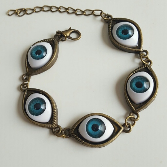 Jewelry - Blue Eyed Bracelet