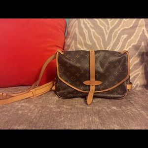 Louis Vuitton Saumur Monogram Authentic  pre-owned