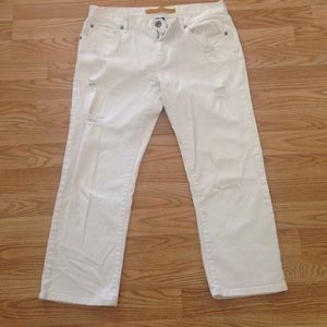 White jean capris