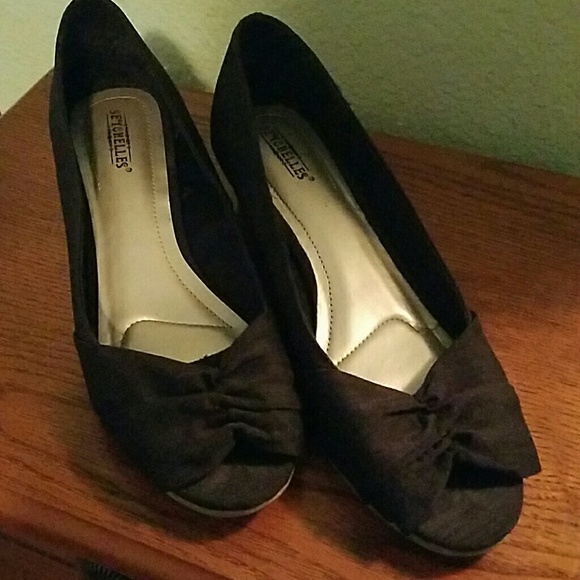 Peep toe wedges