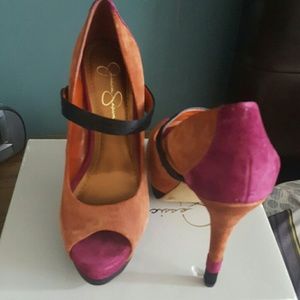Jessica Simpson pumps