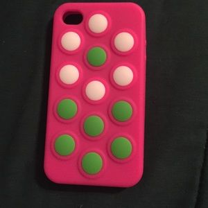 4 iPhone 4/4s cases.