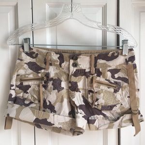 GUESS Camo Print Cargo Shorts