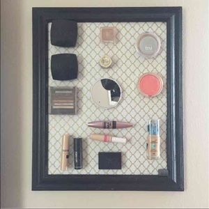 Magnetic makeup board
