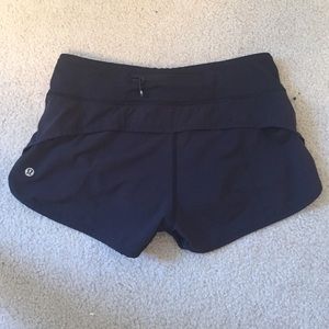 Lululemon women's size 4 women's speed shorts