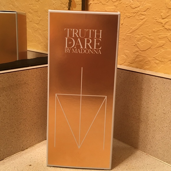 Truth or dare by Madonna perfume