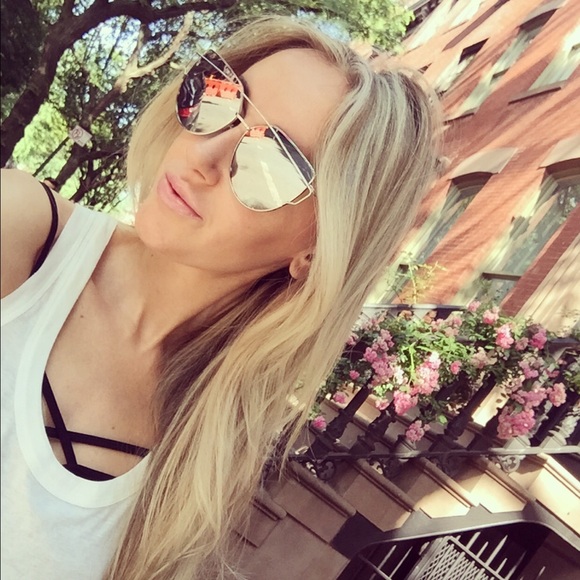 Silver Mirror Sunglasses - Picture 4 of 4