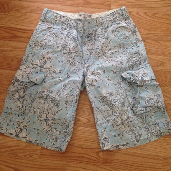 Express Other - Express cargo floral shorts