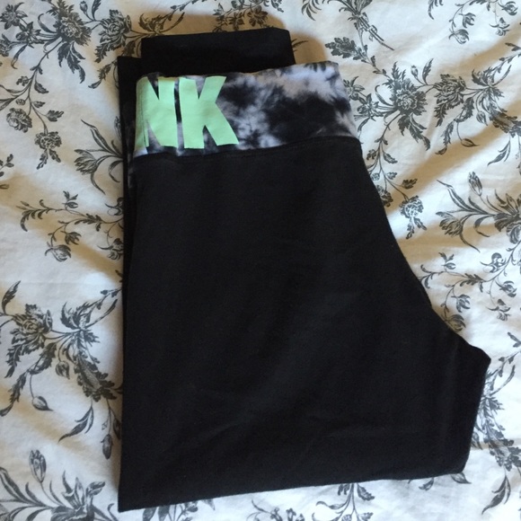 VS cropped leggings size M