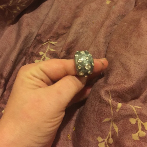 Lia Sophia size 8 ring - Picture 2 of 2