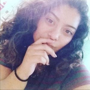 Meet your Posher, Esmeralda