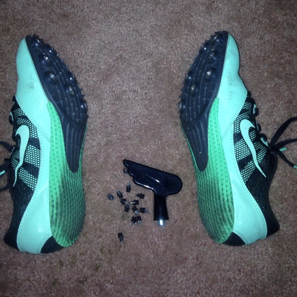 Women Track Shoes. - Picture 2 of 4