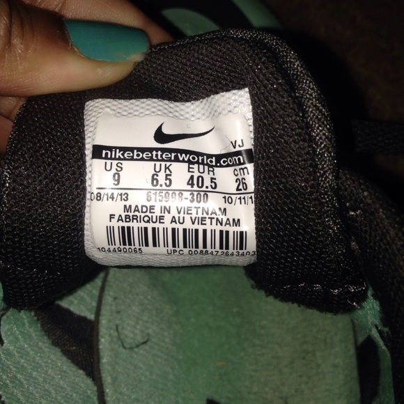 Women Track Shoes. - Picture 3 of 4