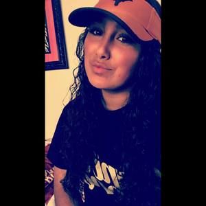 Meet your Posher, Alyssa