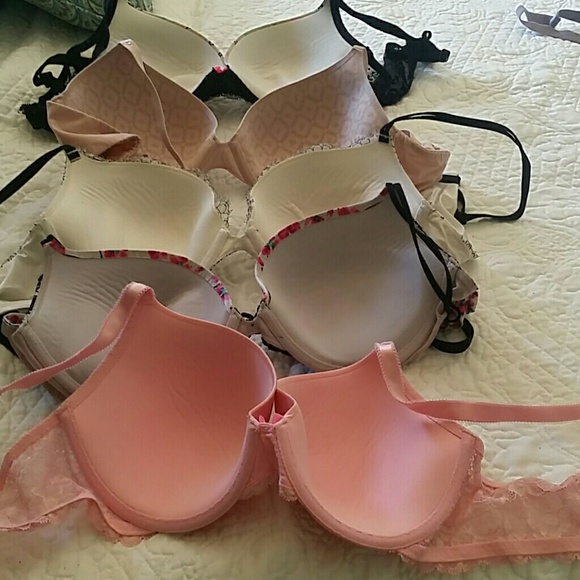 Bras - Picture 2 of 3