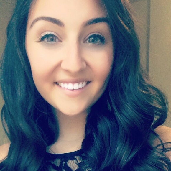 Meet your Posher, Nicole