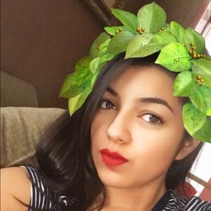 Meet your Posher, Alejandra