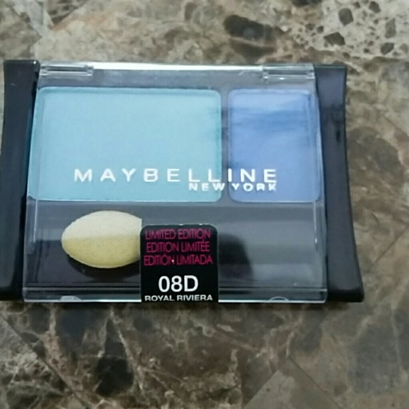 Makeup Bundle - Picture 2 of 4