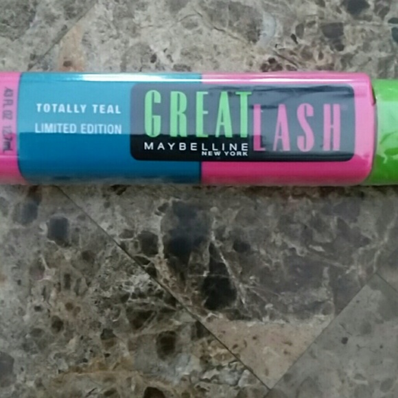 Makeup Bundle - Picture 4 of 4