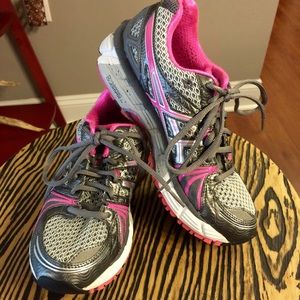 Asics Gel-Kayano 18 Size 6