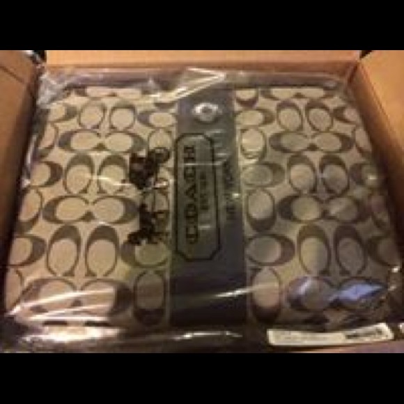 Coach tablet bag - Picture 1 of 2