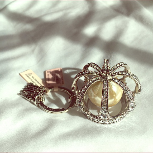 Juicy Couture Crown key ring