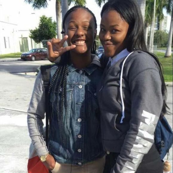 Meet your Posher, Tsiania - Picture 1 of 1