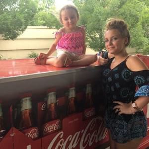 Meet your Posher, Alexis