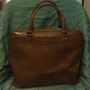 💐Iacucci Pelletteria💐 in a café au lait color.