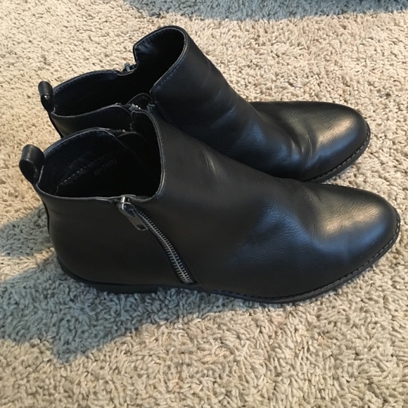 black short boots