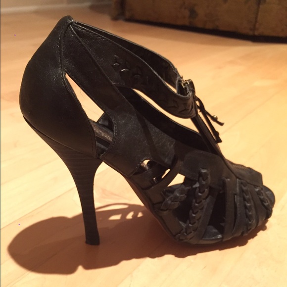 Heels - Picture 2 of 3