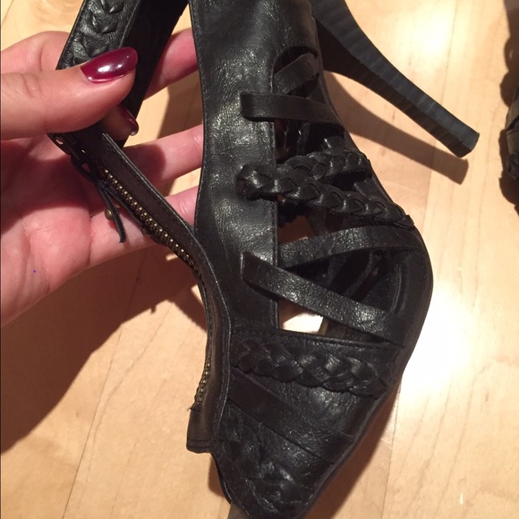Heels - Picture 3 of 3
