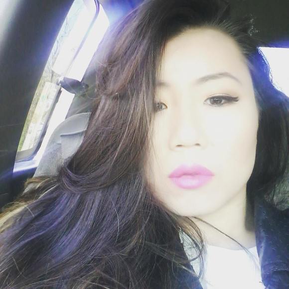 Meet your Posher, Jenn - Picture 3 of 10