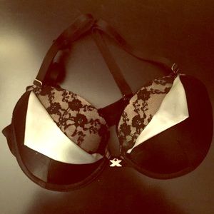 Frederick's X-appeal Push up bra