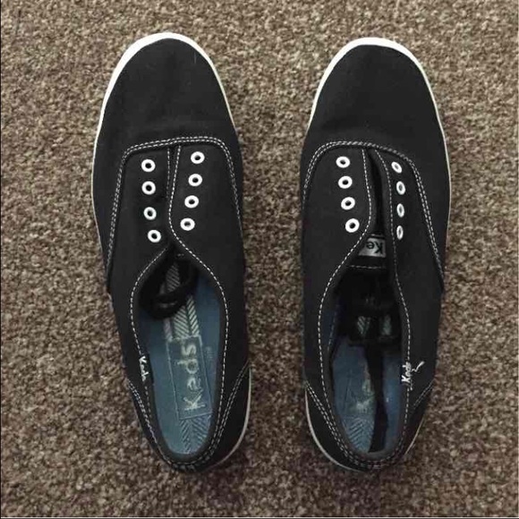 Size 9 Black Keds
